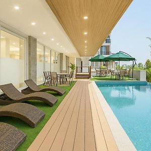 Summit North Star Hotel & Spa With Swimming Pool