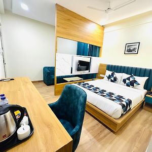 White Ridge Premium Hotel - Hitec City